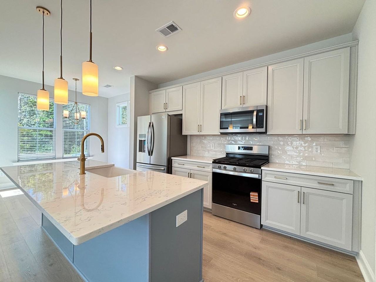 418 Queenview Ln - Photo 6 of 27