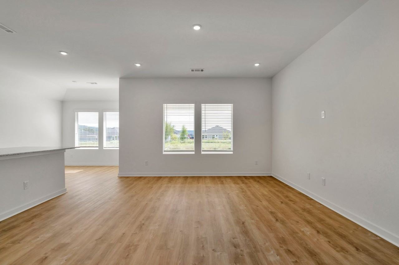 940 Rentley St - Photo 3 of 24