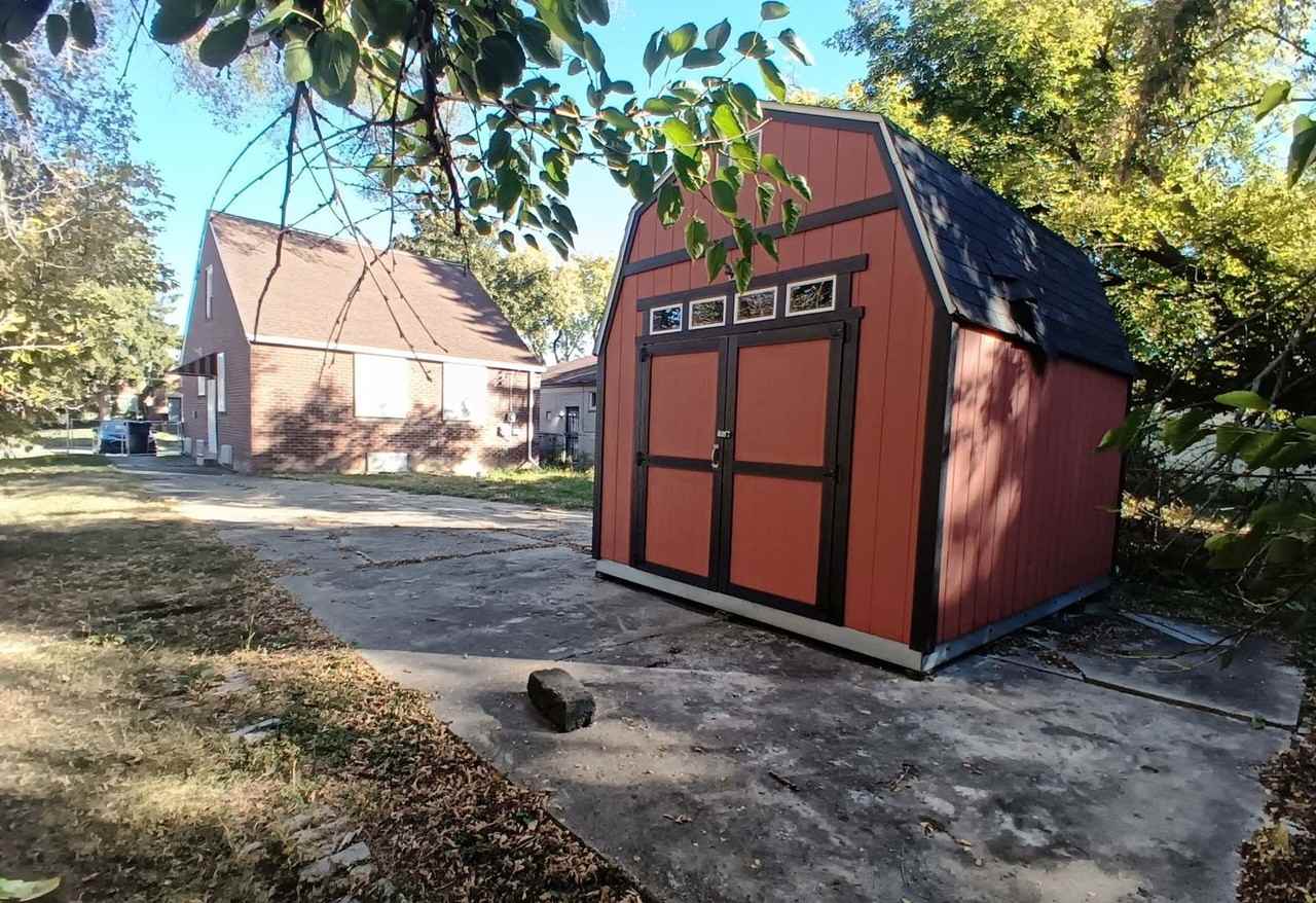 13621 Ashton Rd - Photo 2 of 14