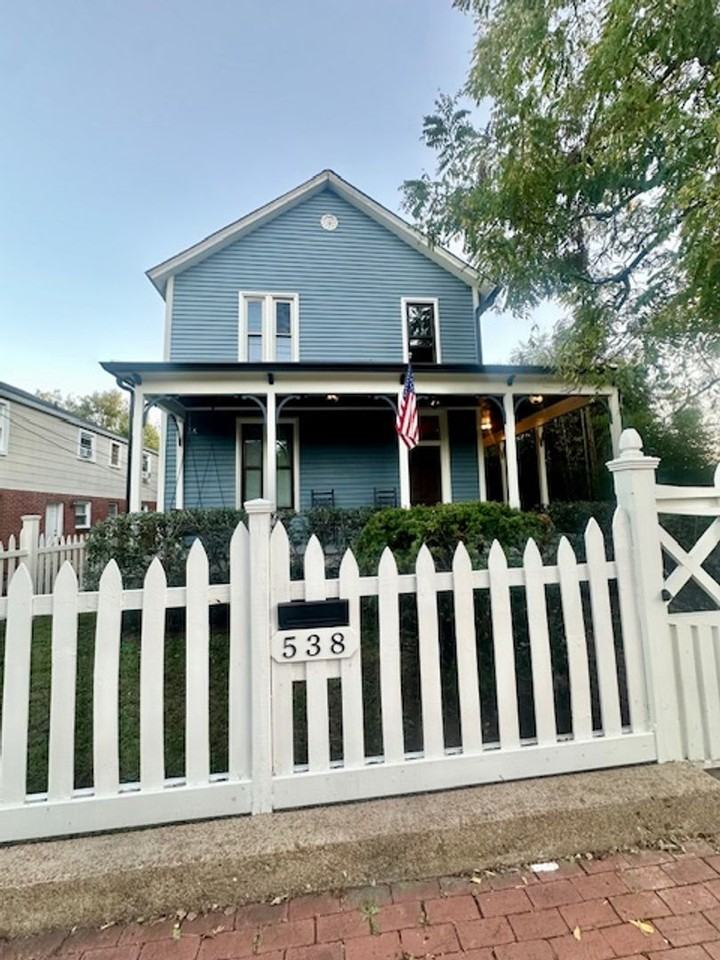 538 Fatherland St Lowr - Photo 2 of 16