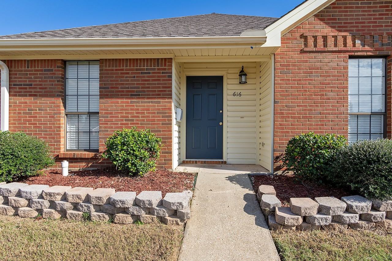 616 Sheila Blvd - Photo 2 of 18