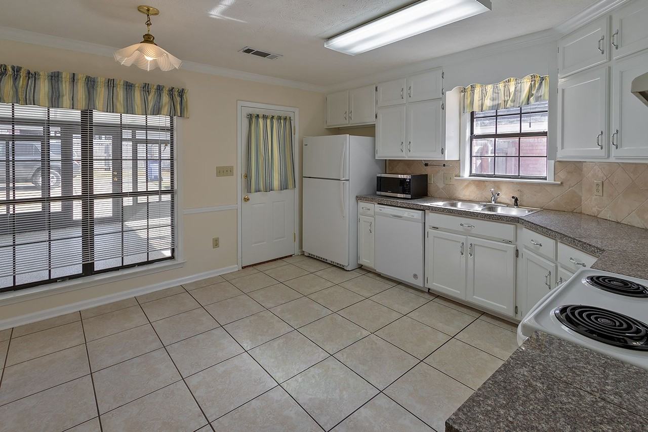 616 Sheila Blvd - Photo 6 of 18