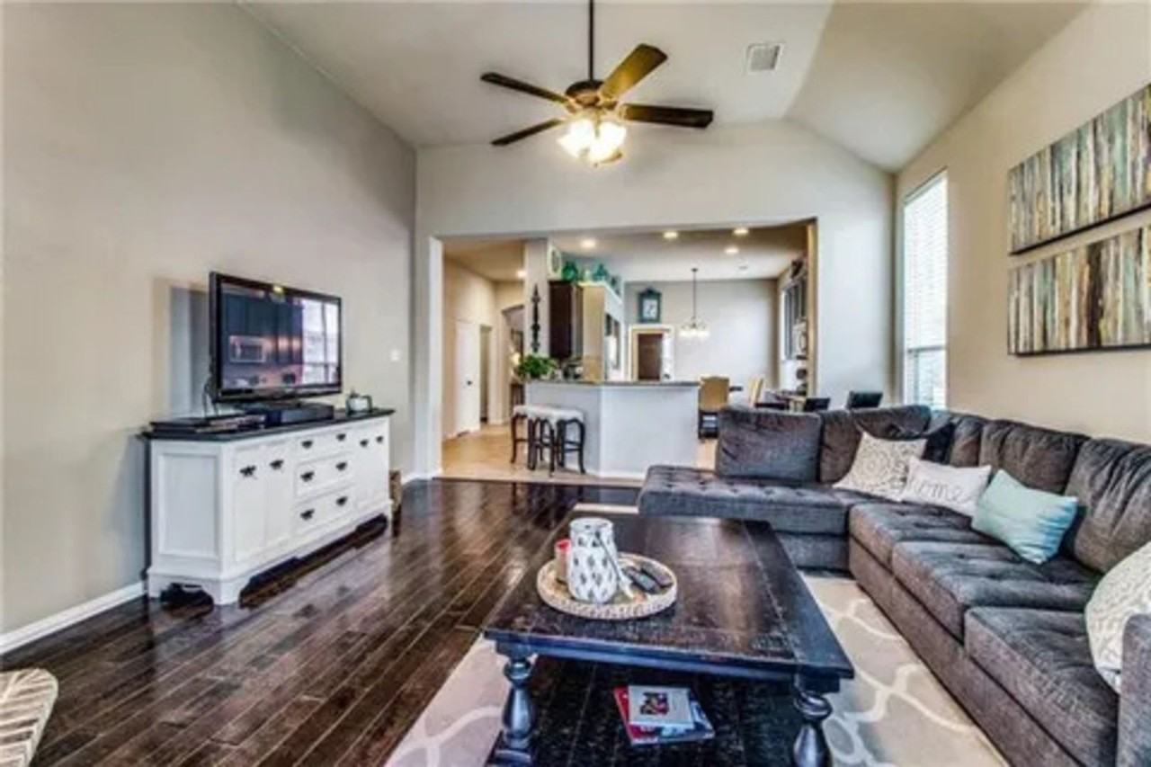 1720 Rosson Rd - Photo 4 of 21