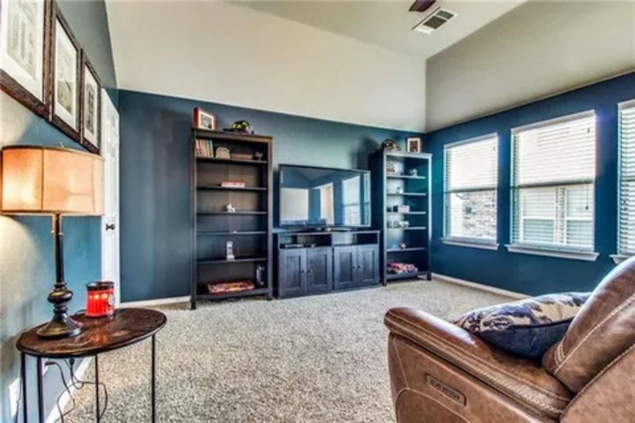 1720 Rosson Rd - Photo 7 of 21