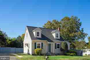 8422 Radford Ave - Photo 1 of 1
