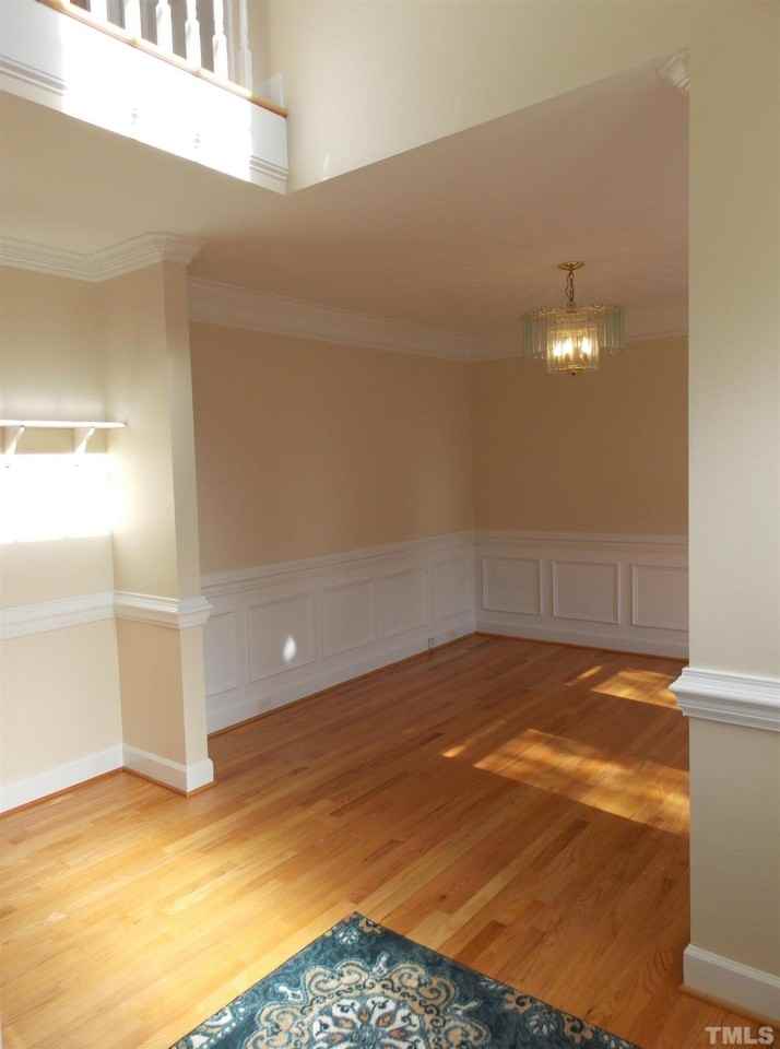 1905 Castleburg Drive - Photo 3 of 39