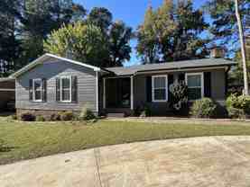 909 Sw Maynard Rd - Photo 1 of 1