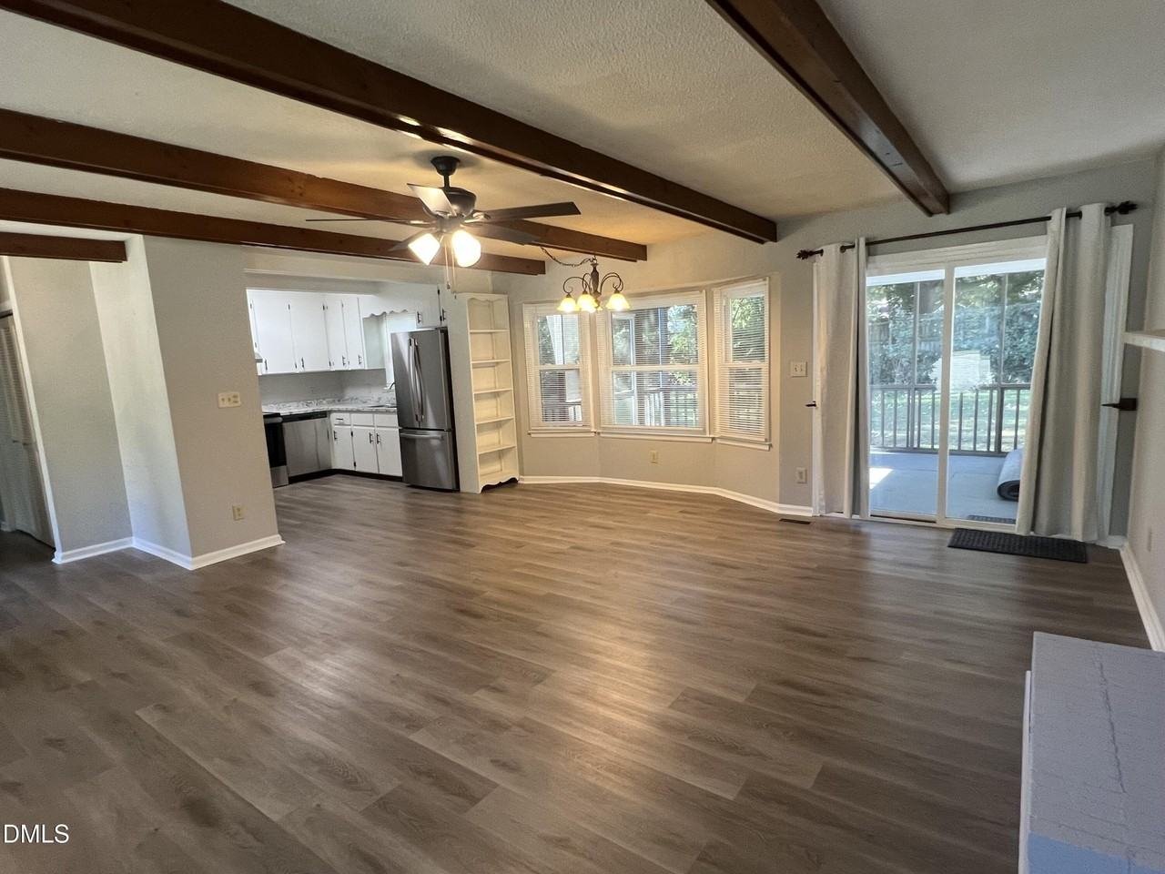 909 Southwest Maynard Road - Photo 7 of 33