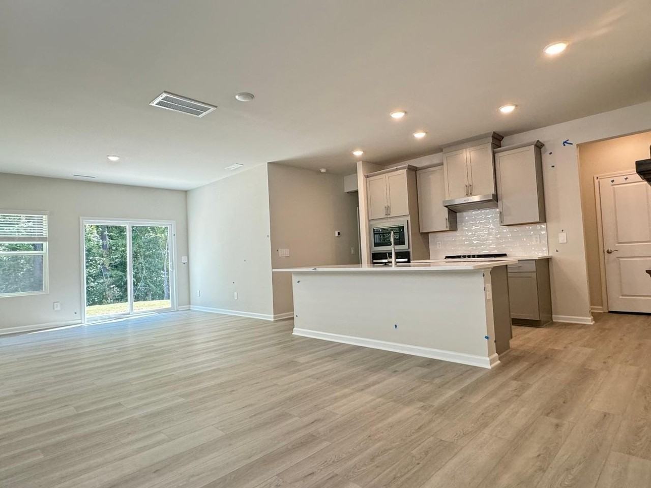 433 Squirrel Oaks Ln - Photo 2 of 16