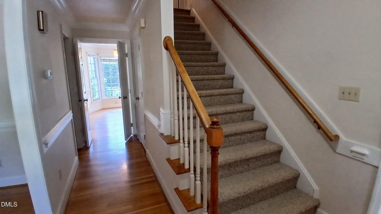1817 Thorpshire Dr - Photo 5 of 36
