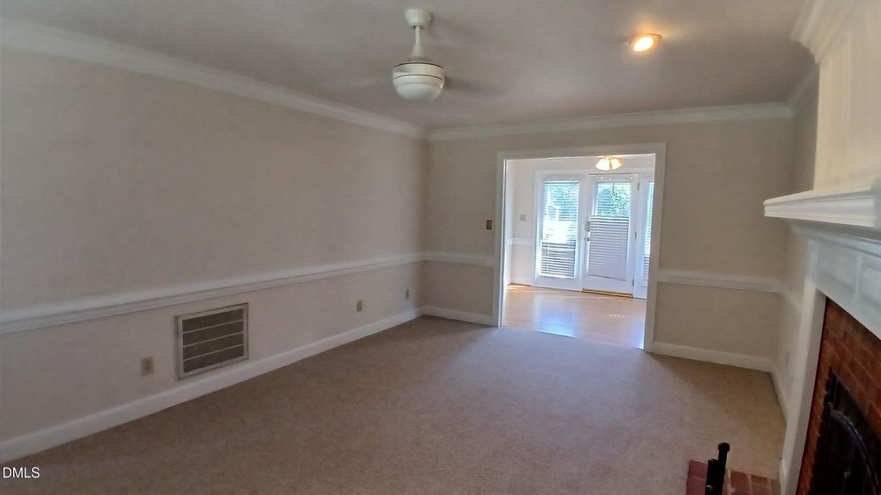 1817 Thorpshire Dr - Photo 7 of 36