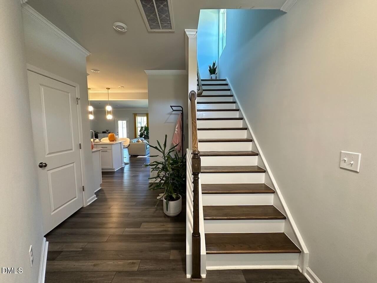 104 Tumbling Rock Way - Photo 2 of 27