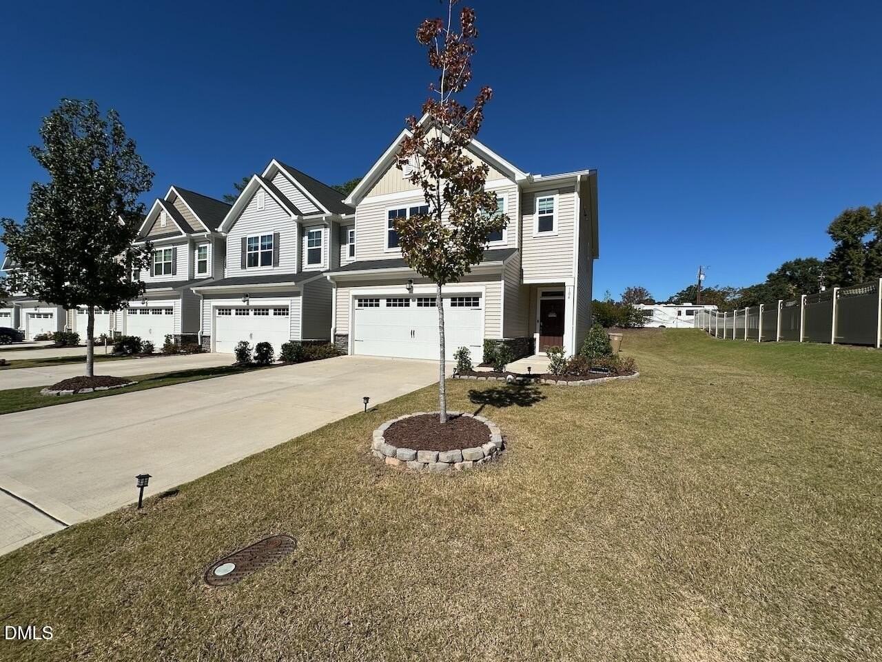 104 Tumbling Rock Way - Photo 3 of 27