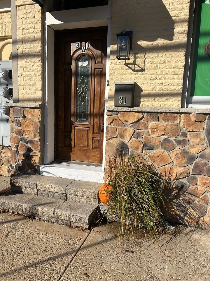 31 Main St - Photo 2 of 9