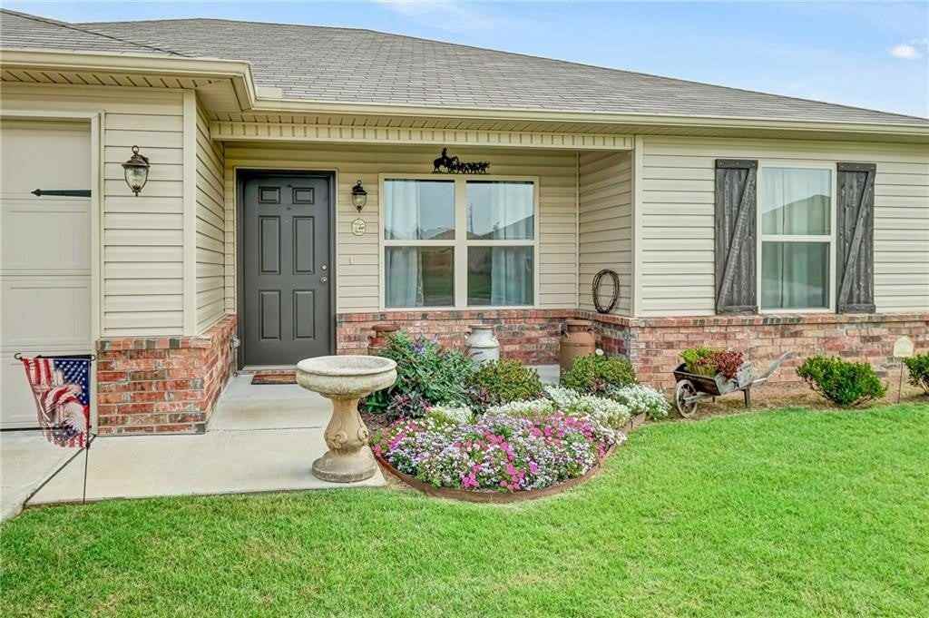 721 Nw 68th Ave - Photo 2 of 5