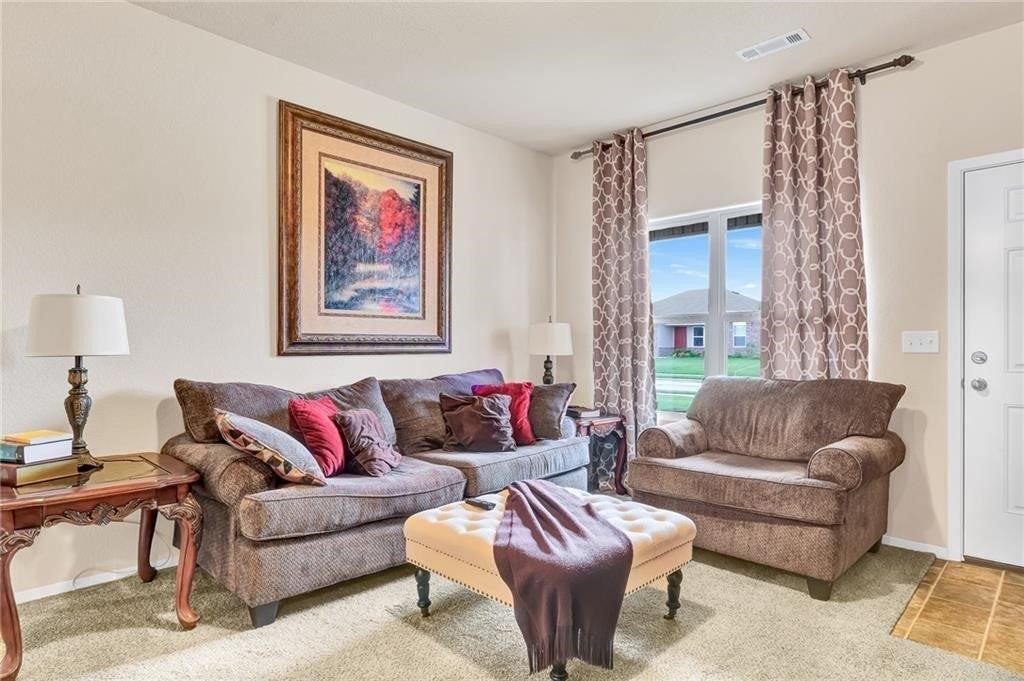 721 Nw 68th Ave - Photo 3 of 5