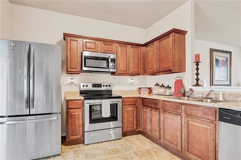 721 Nw 68th Ave - Photo 4 of 5