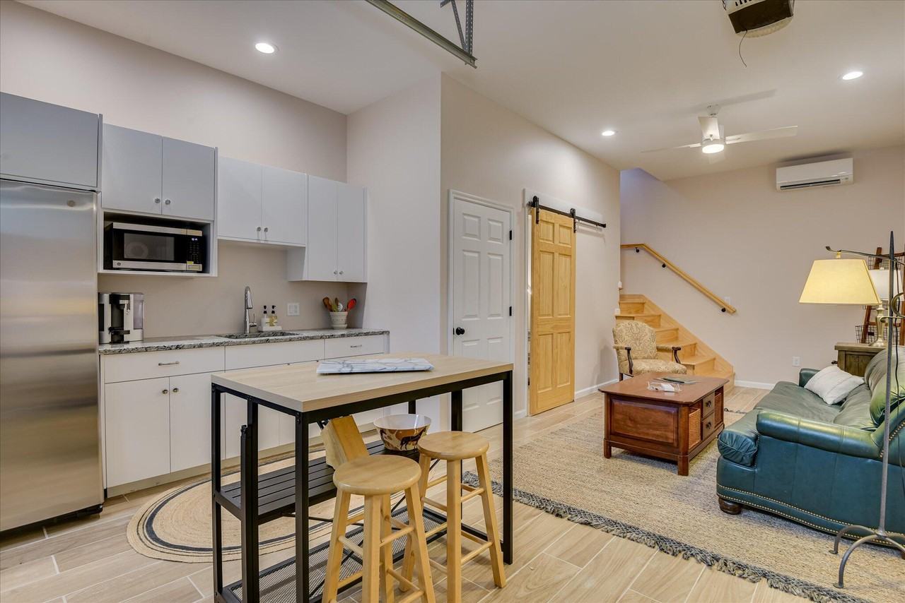 651 Oak Meadow Ln - Photo 7 of 29