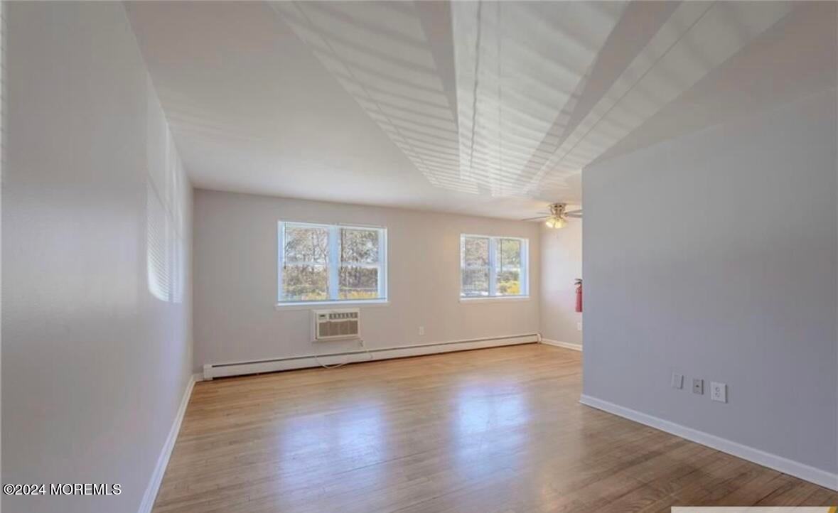 28 Manchester Ct - Photo 2 of 23