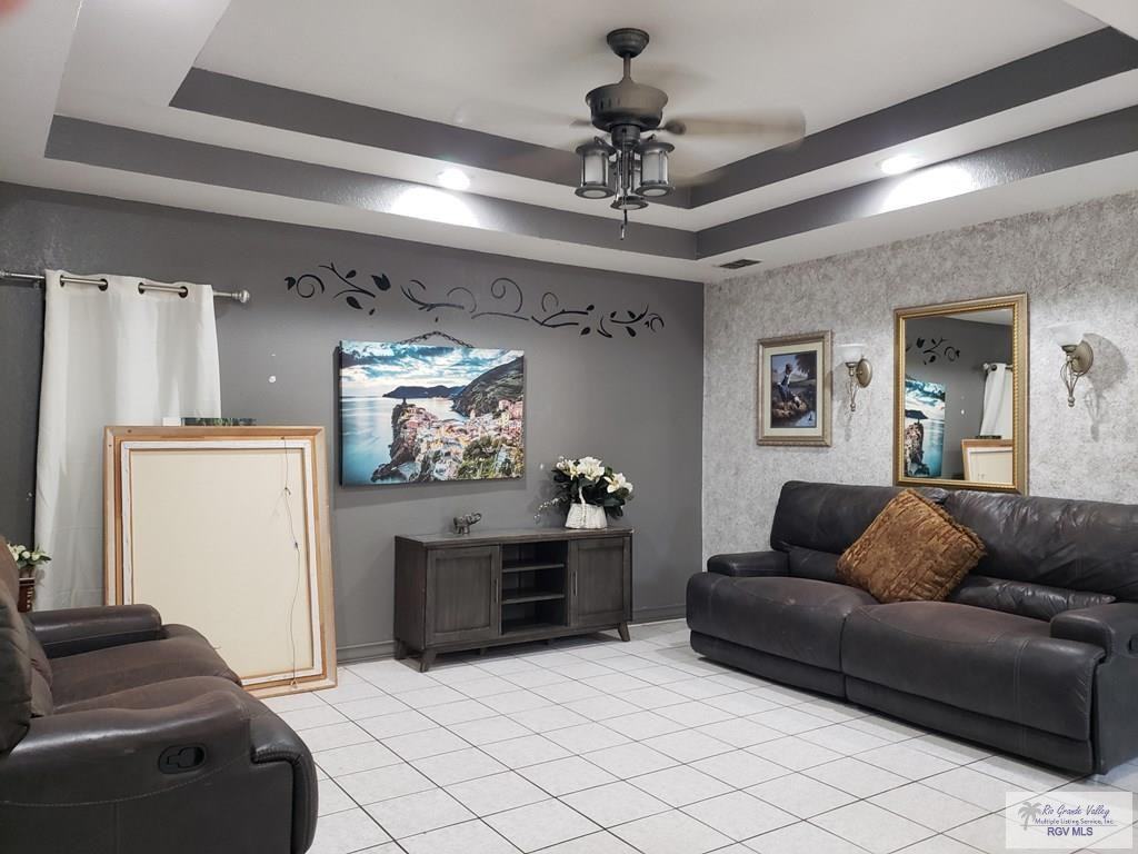 1618 Monterrey Dr - Photo 2 of 19