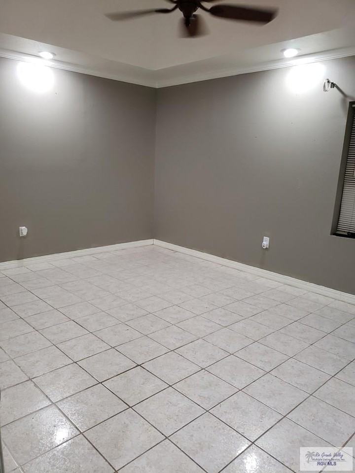 1618 Monterrey Dr - Photo 6 of 19