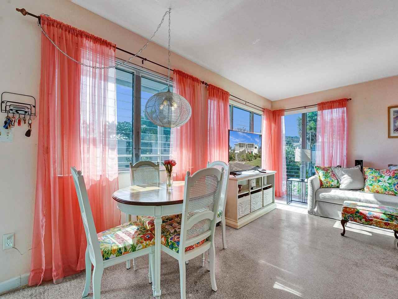 1115 Se 14th Pl - Photo 5 of 28