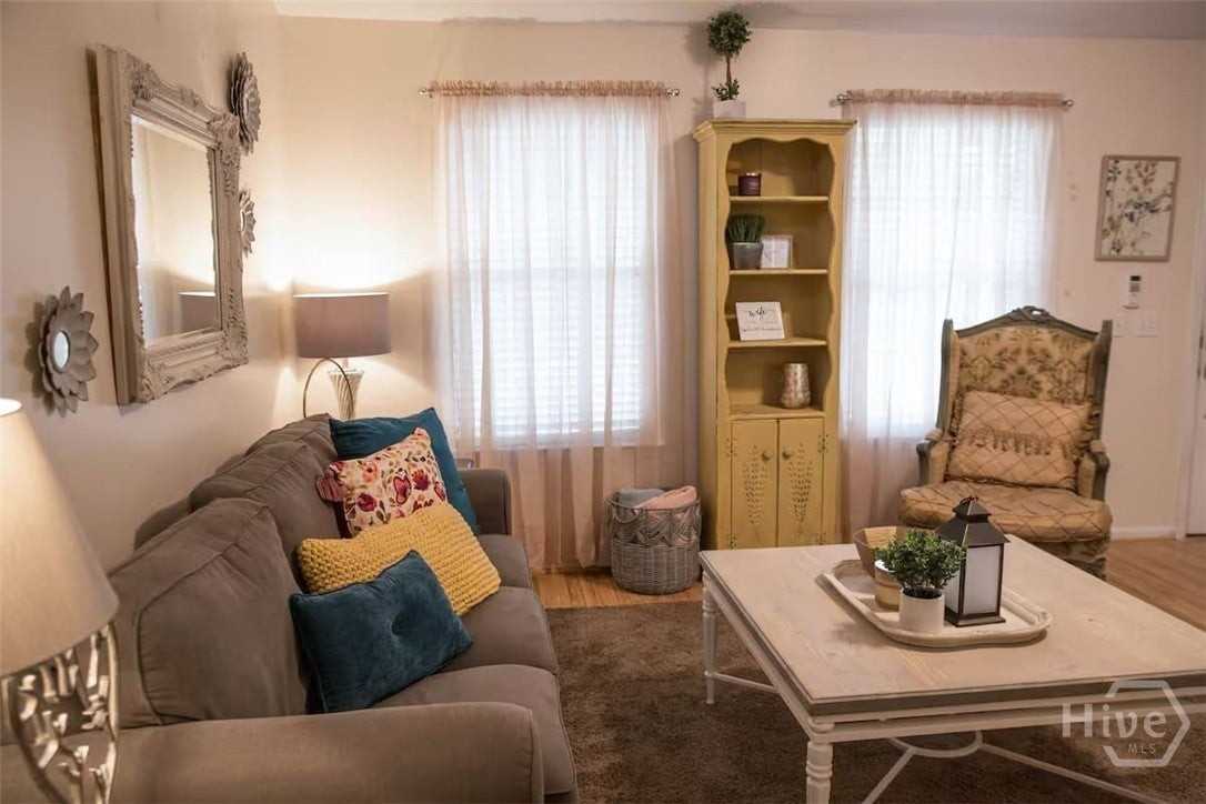 8 S Lake Dr - Photo 4 of 25