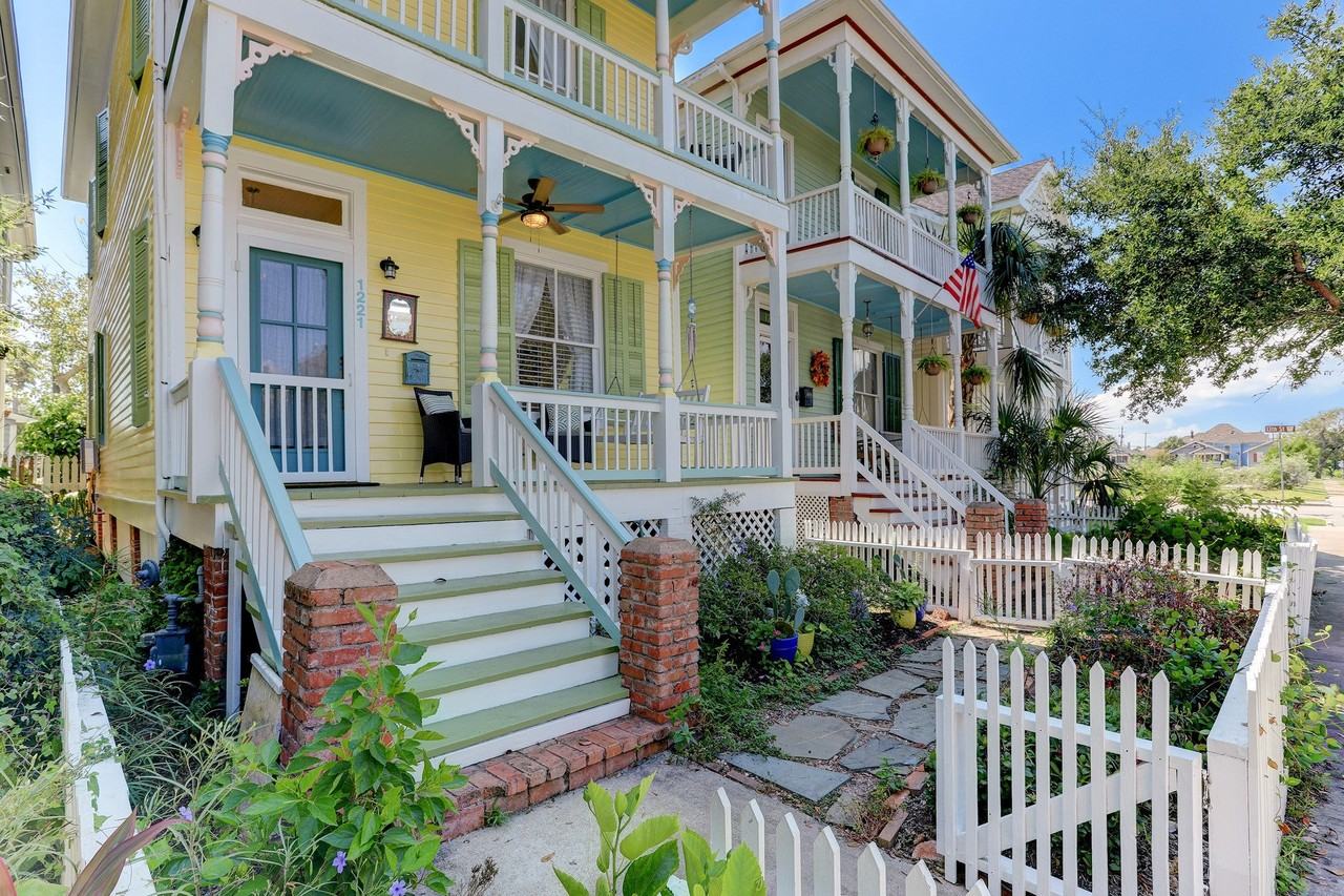 1221 Sealy St - Photo 3 of 34