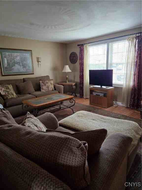 7974 Pickett Ln - Photo 4 of 15