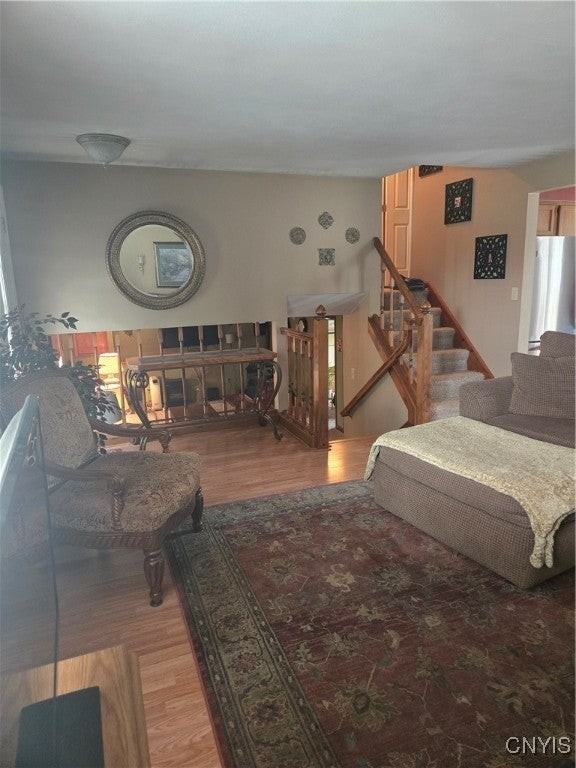 7974 Pickett Ln - Photo 6 of 15