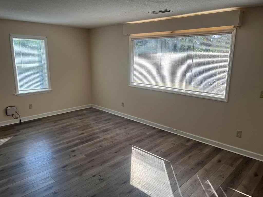 411 Cattleman Drive Northeast - Photo 3 of 9