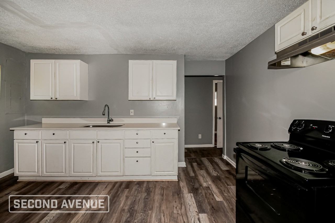 2406 Indianapolis Avenue - Photo 6 of 28