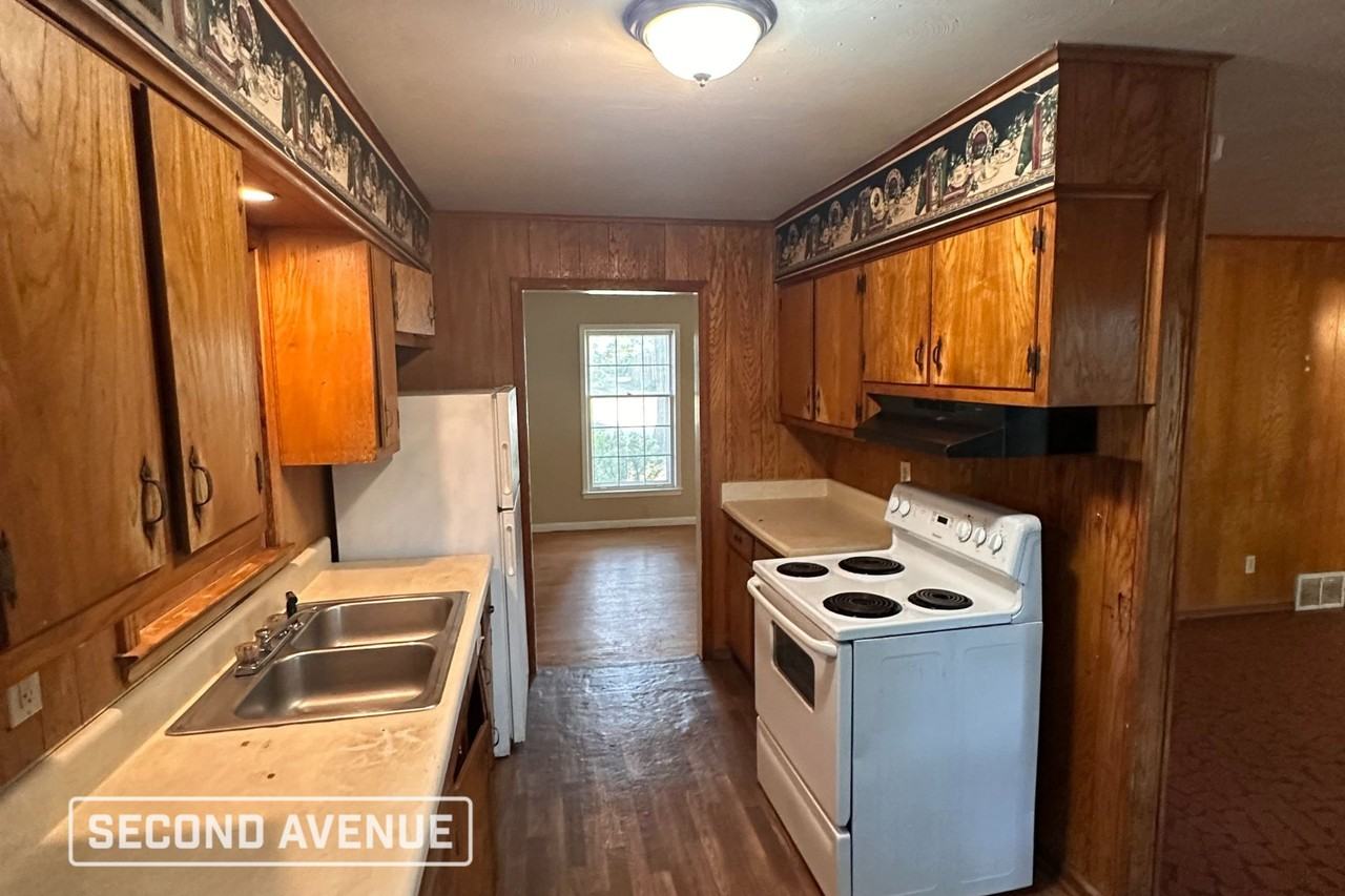 3065 Egan Dr - Photo 4 of 20