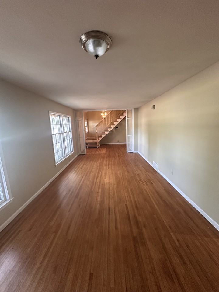 3065 Egan Dr - Photo 6 of 20