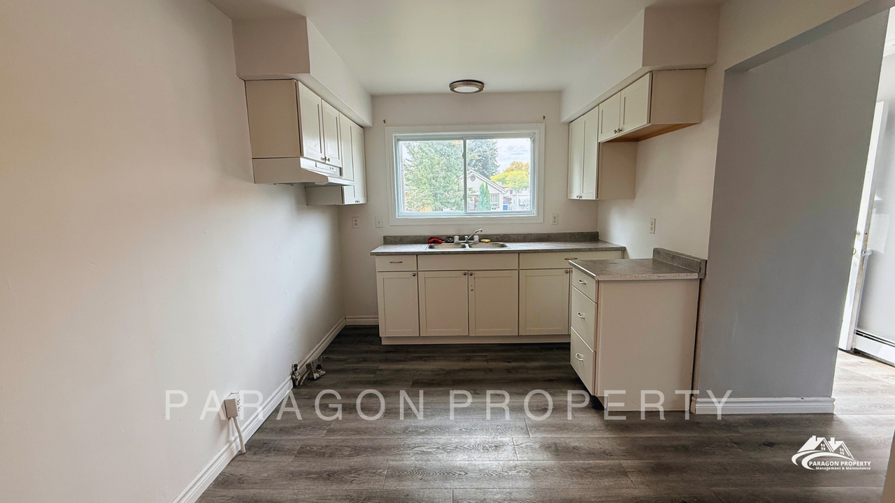 101 Berry St #1 - Photo 3 of 12