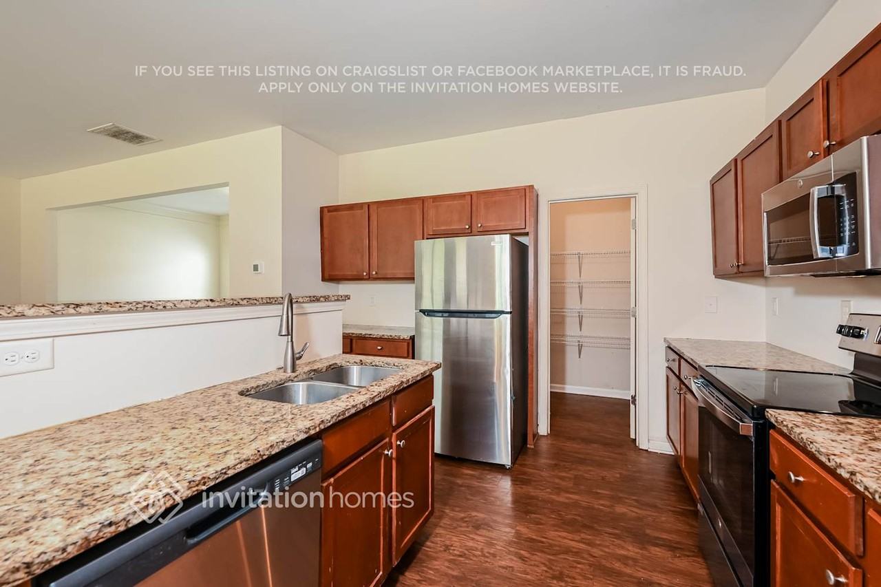 4032 Oak Field Dr - Photo 7 of 19