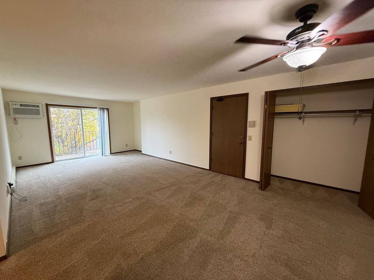 High Point Commons Apartments - Photo 3 of 9