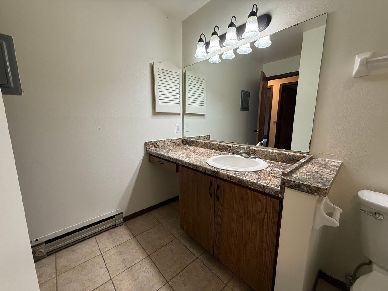 High Point Commons Apartments - Photo 7 of 9