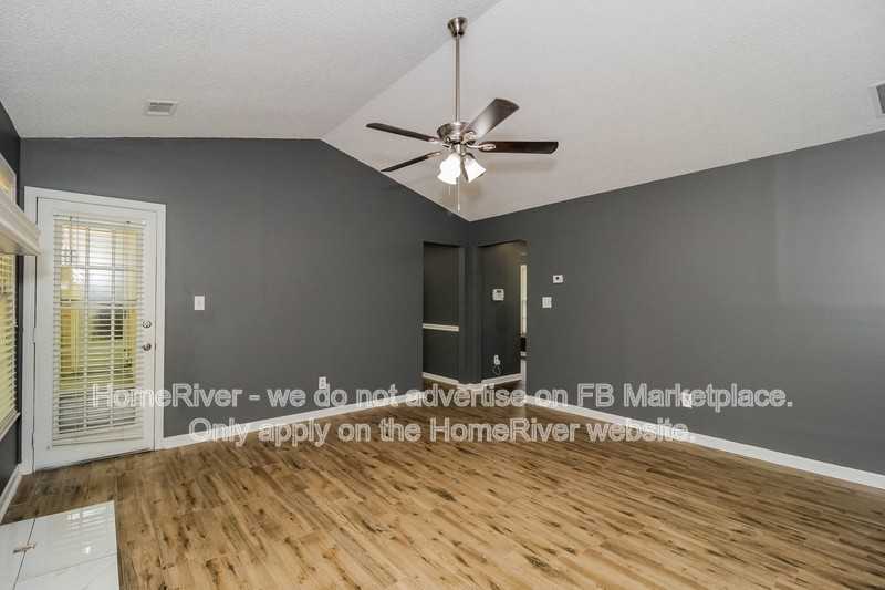 10993 Clearwater Dr - Photo 2 of 23
