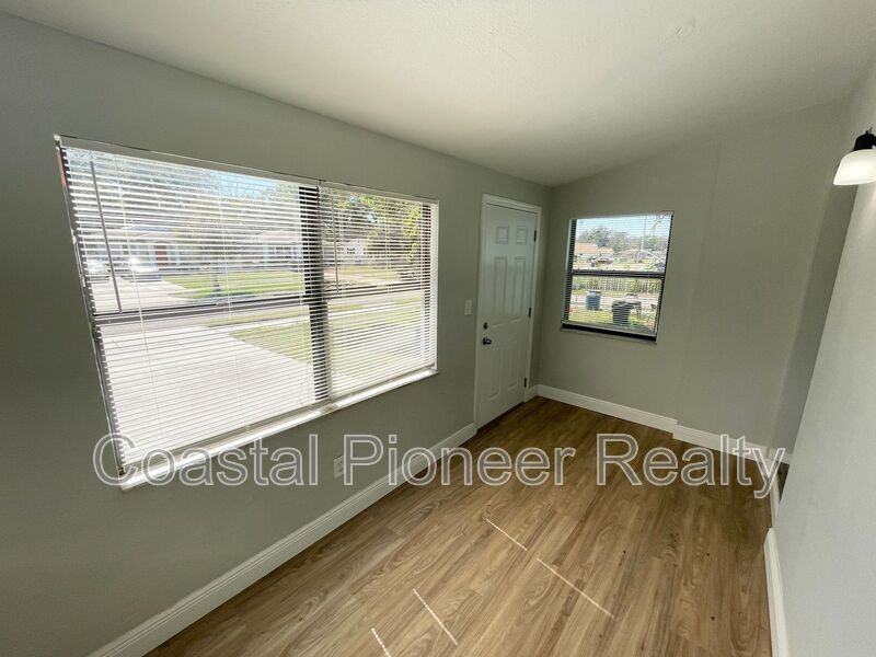 3861 11th Ave S - Photo 3 of 20