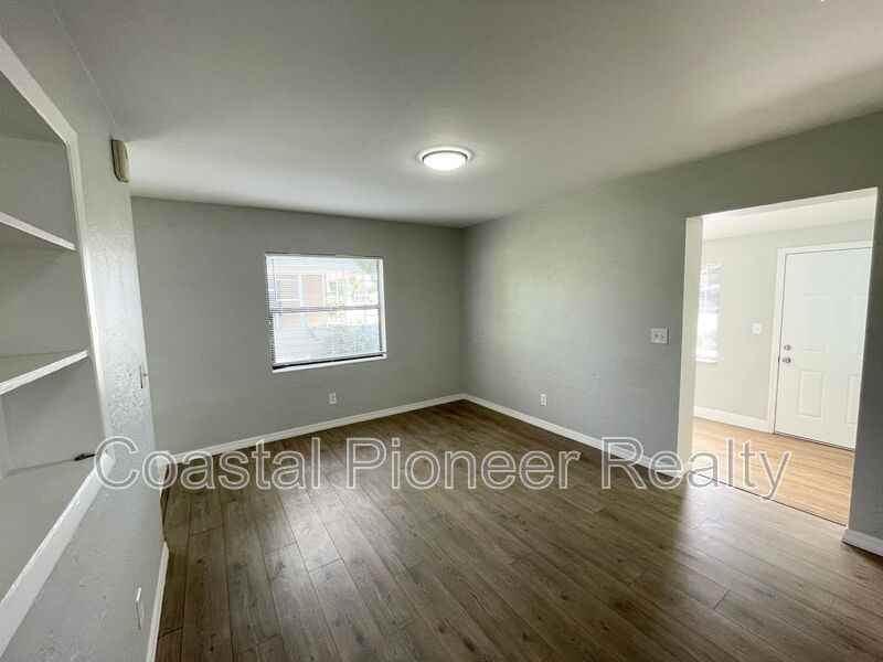 3861 11th Ave S - Photo 4 of 20