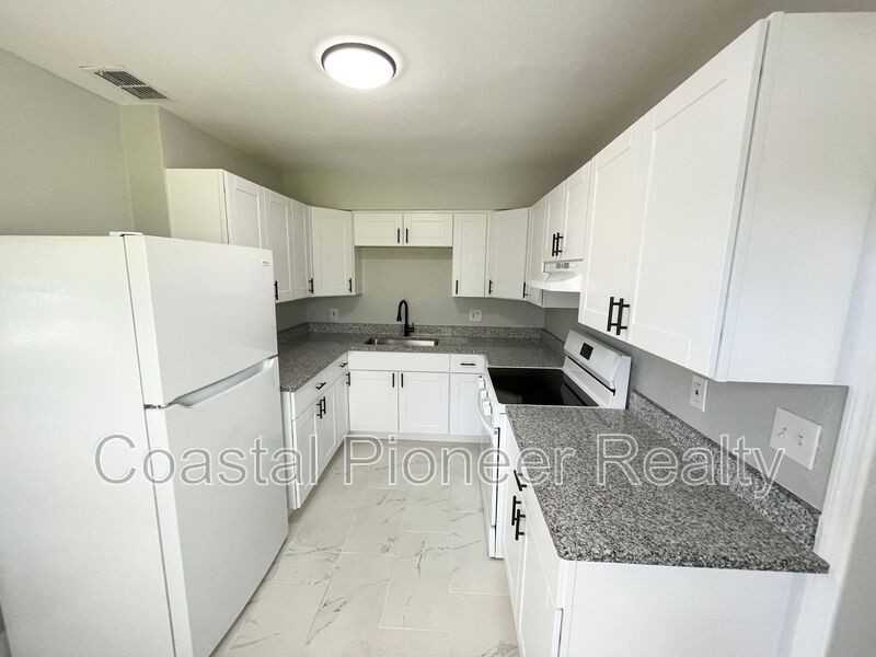 3861 11th Ave S - Photo 7 of 20