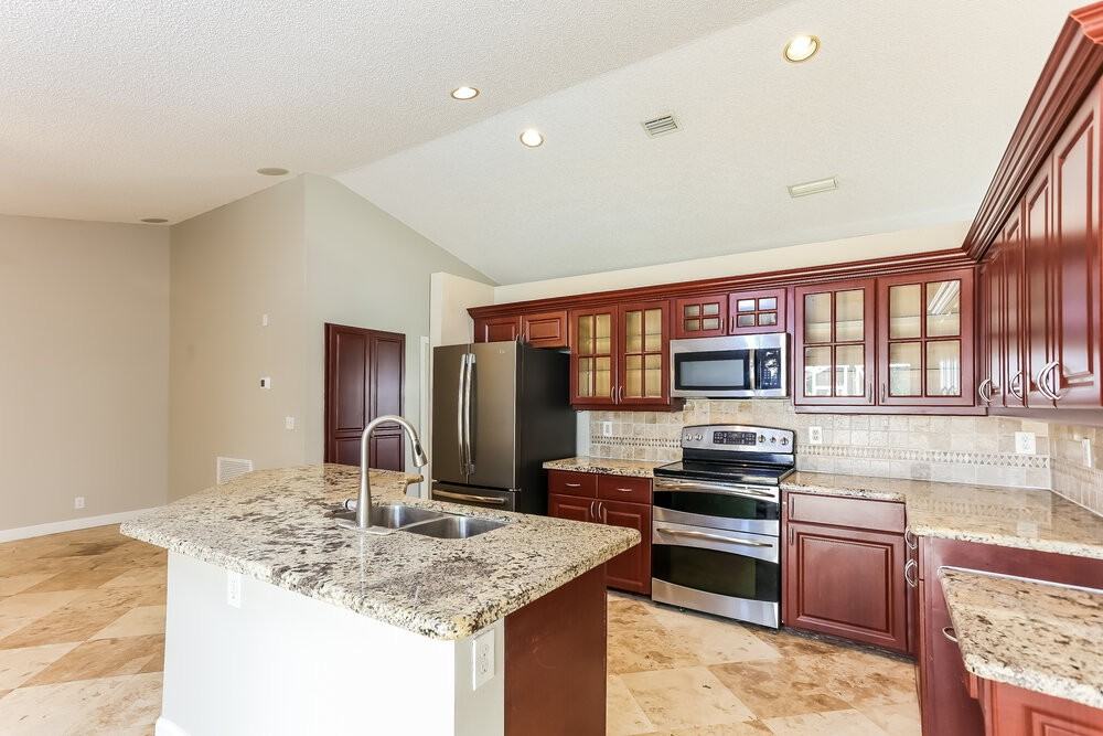 4557 Nw 51st St - Photo 6 of 16