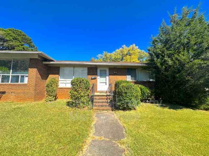 4809 The Plaza - Photo 2 of 14