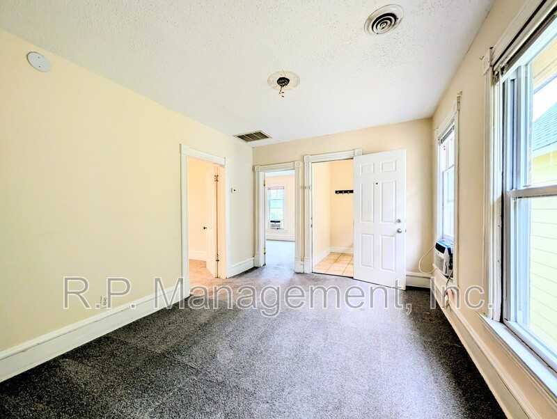 340 16th Ave Ne - Photo 2 of 10