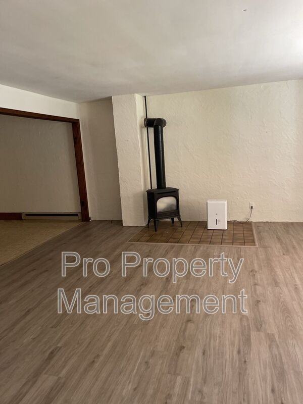 60 Westwood Rd - Photo 4 of 7