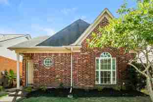 6811 Seaside Dr - Photo 1 of 1