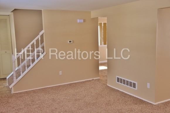 6462 Greenbrook Dr - Photo 3 of 20