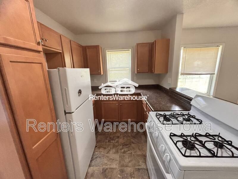 904 Luster Ln #4 - Photo 3 of 9