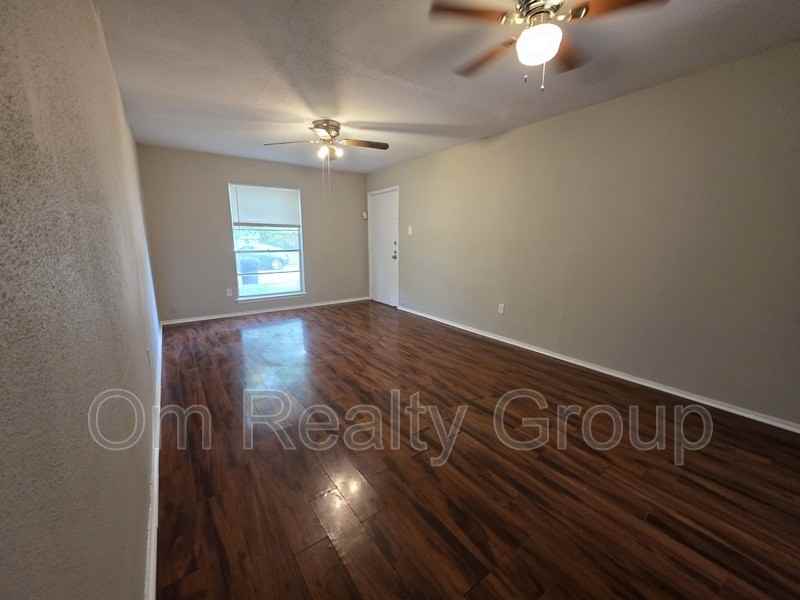 12722 Shannon Hills Dr - Photo 7 of 11